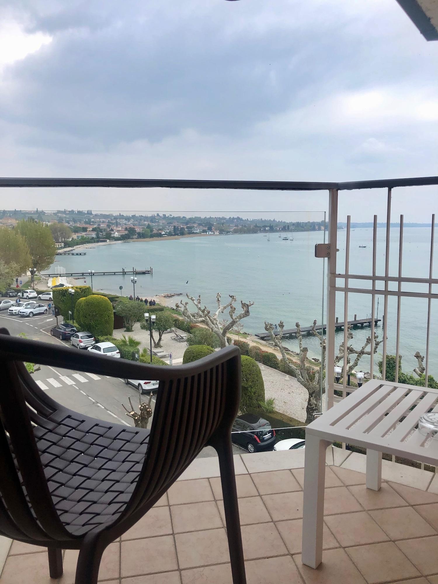 Kriss Internazionale Hotel Bardolino Dış mekan fotoğraf