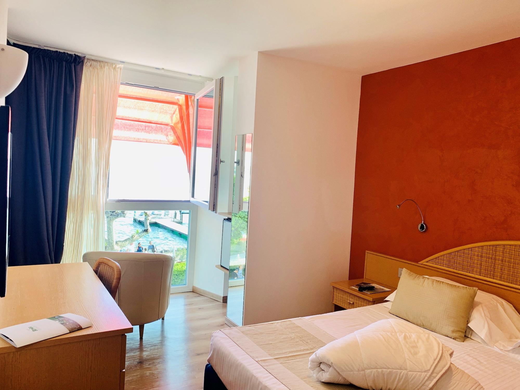 Kriss Internazionale Hotel Bardolino Dış mekan fotoğraf