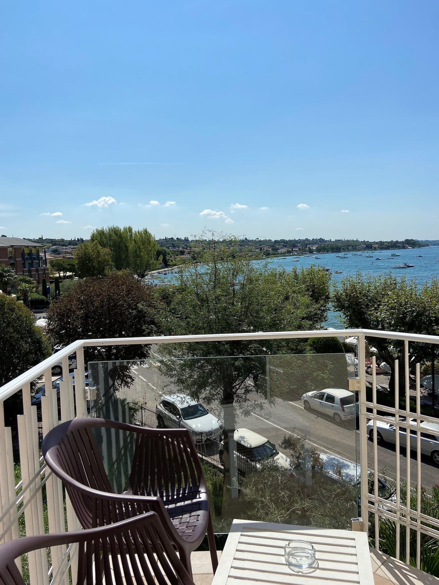 Kriss Internazionale Hotel Bardolino Dış mekan fotoğraf