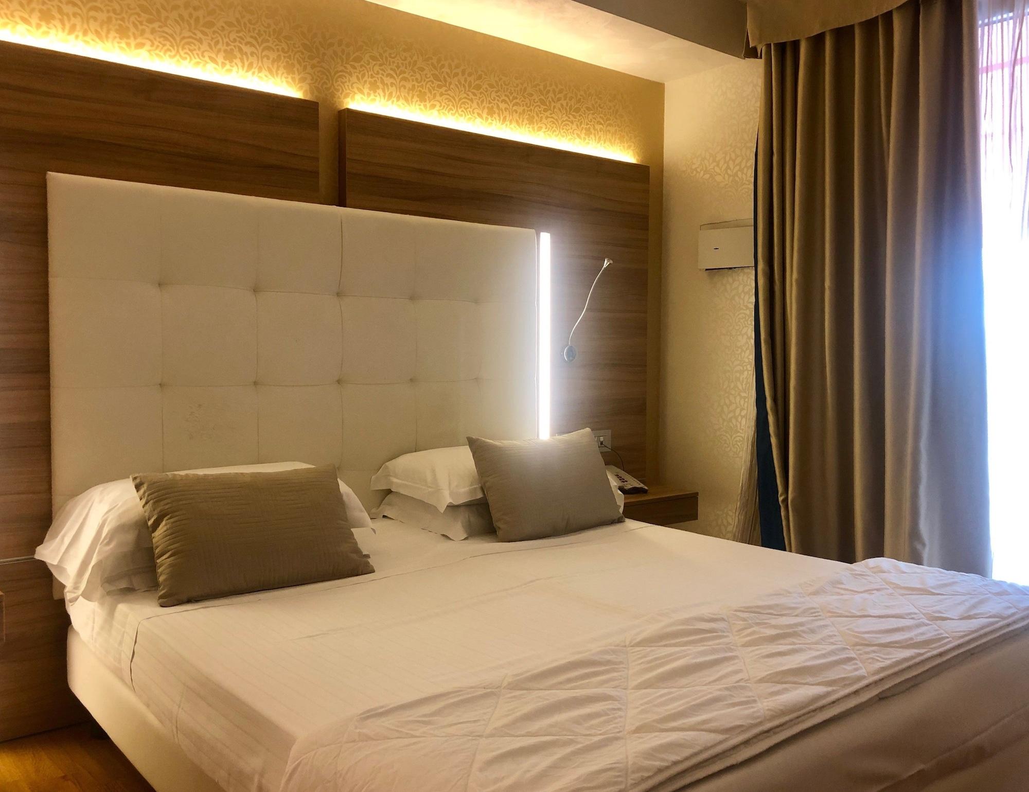 Kriss Internazionale Hotel Bardolino Dış mekan fotoğraf
