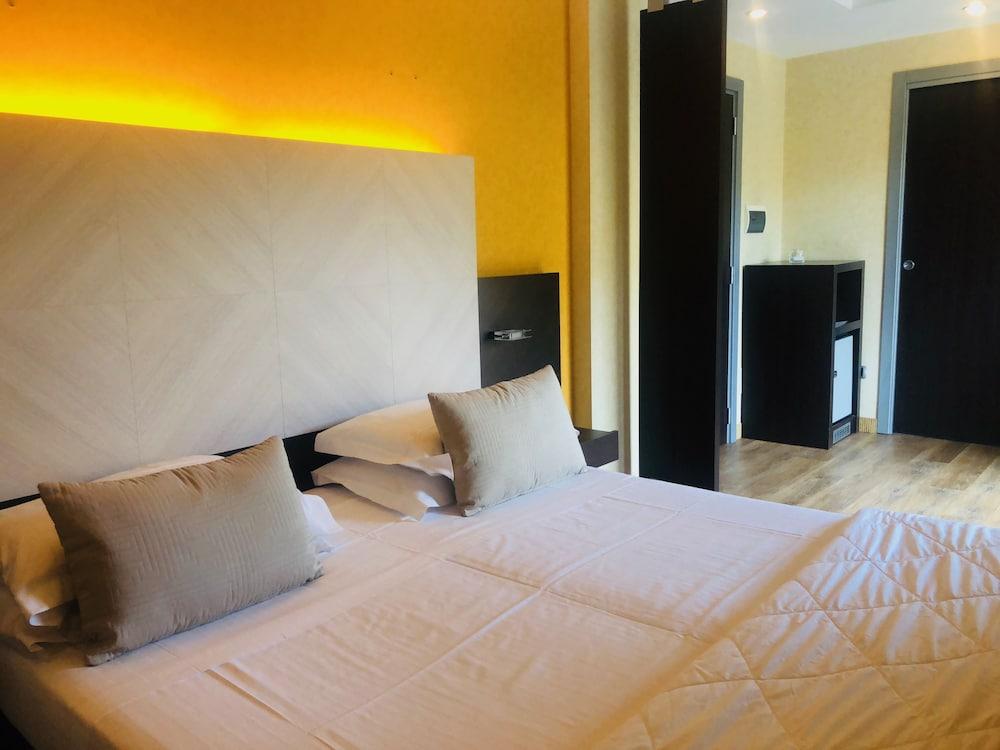 Kriss Internazionale Hotel Bardolino Dış mekan fotoğraf