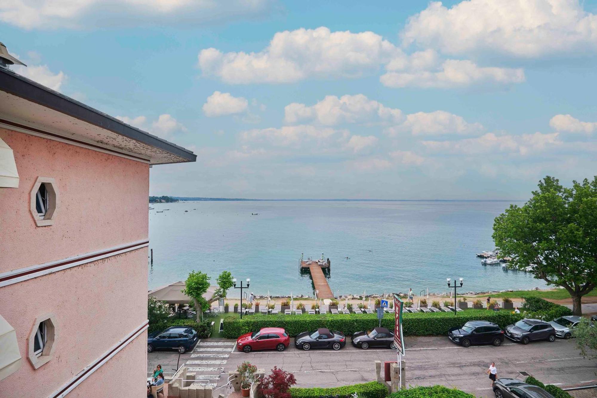Kriss Internazionale Hotel Bardolino Dış mekan fotoğraf