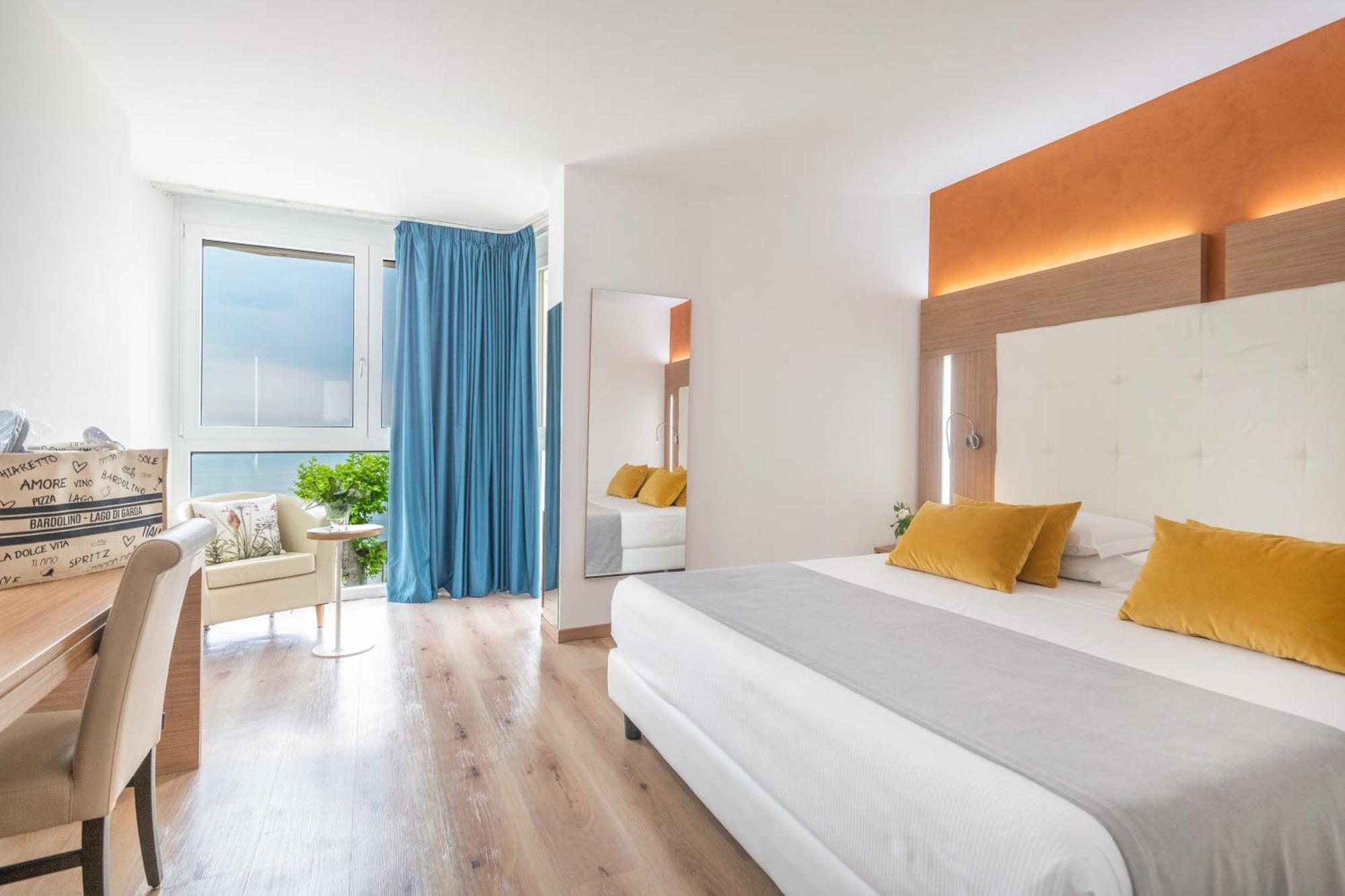Kriss Internazionale Hotel Bardolino Dış mekan fotoğraf