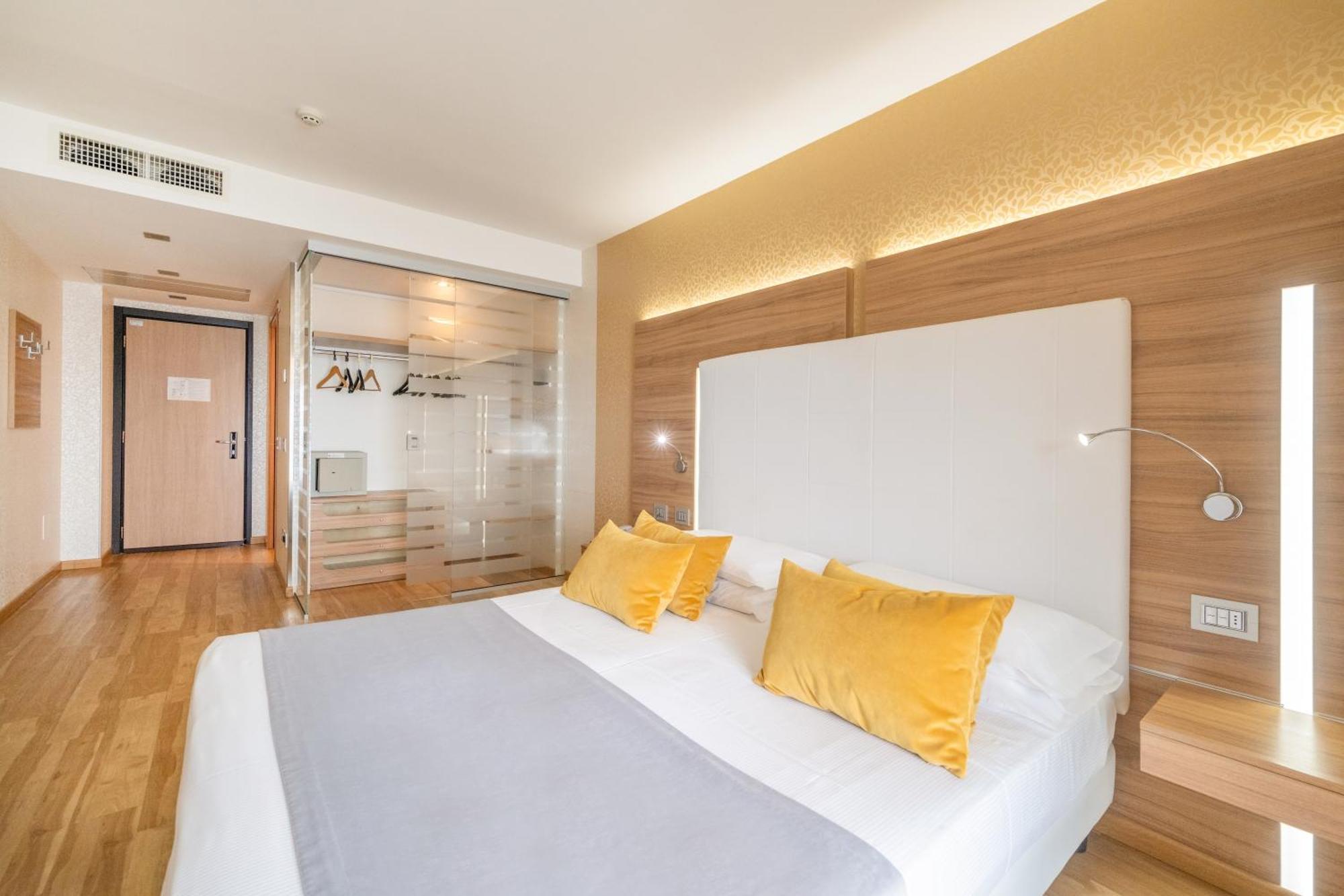 Kriss Internazionale Hotel Bardolino Dış mekan fotoğraf