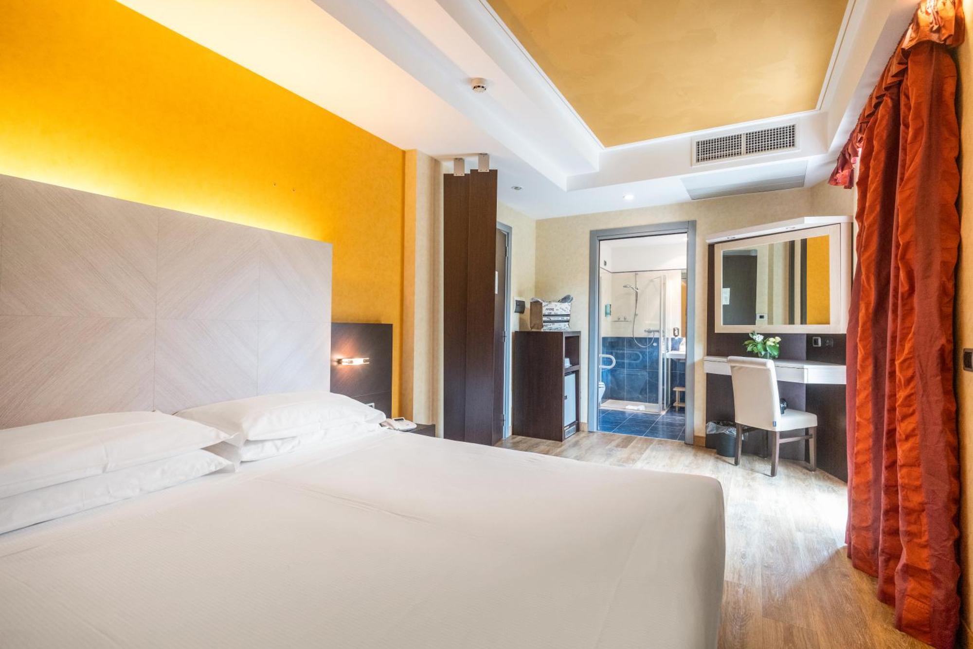 Kriss Internazionale Hotel Bardolino Dış mekan fotoğraf