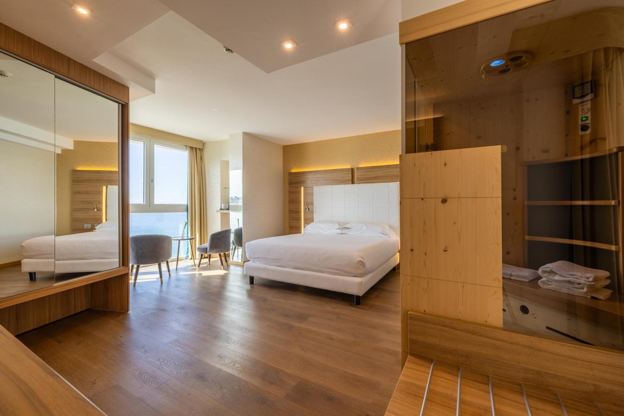 Kriss Internazionale Hotel Bardolino Dış mekan fotoğraf