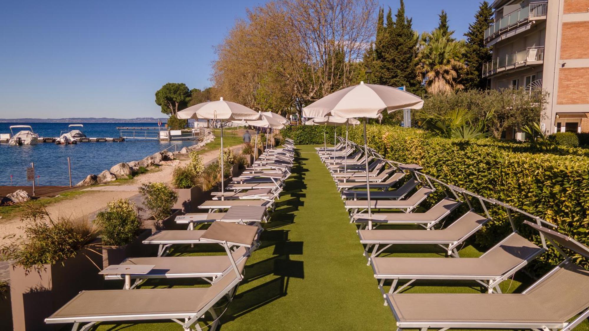 Kriss Internazionale Hotel Bardolino Dış mekan fotoğraf